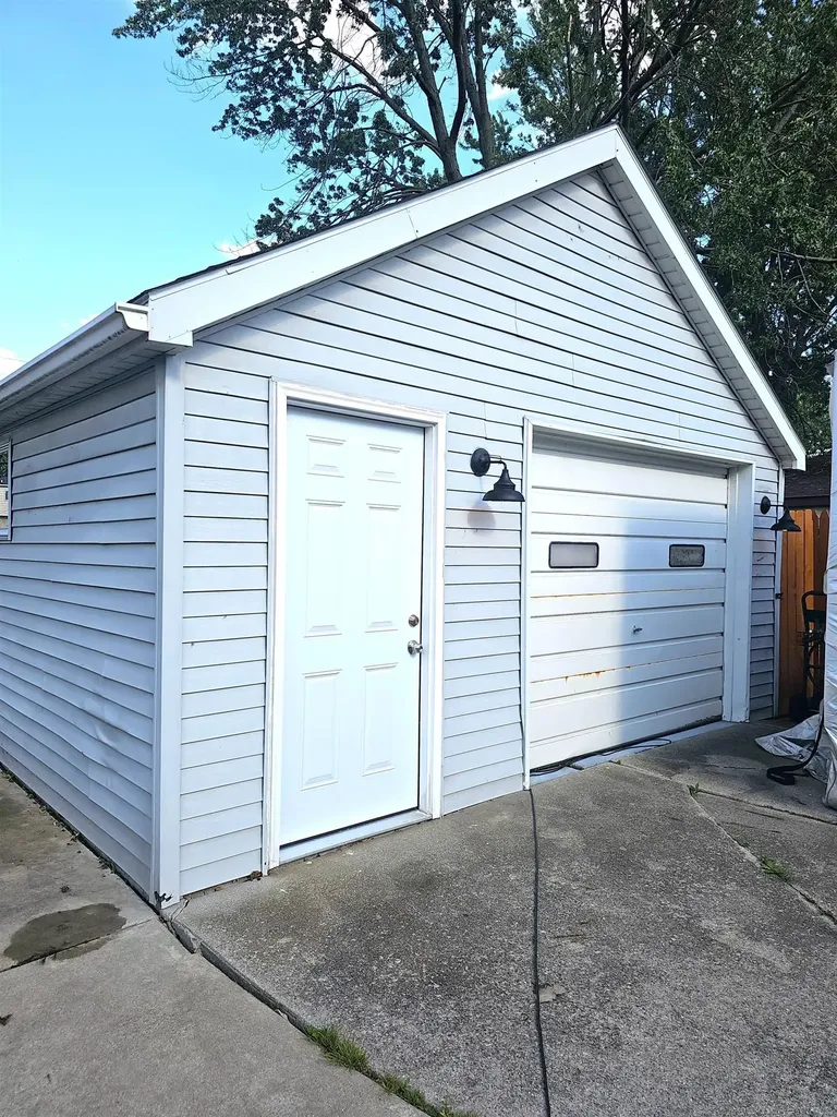 29256 Coolidge St Street Roseville City MI 48066