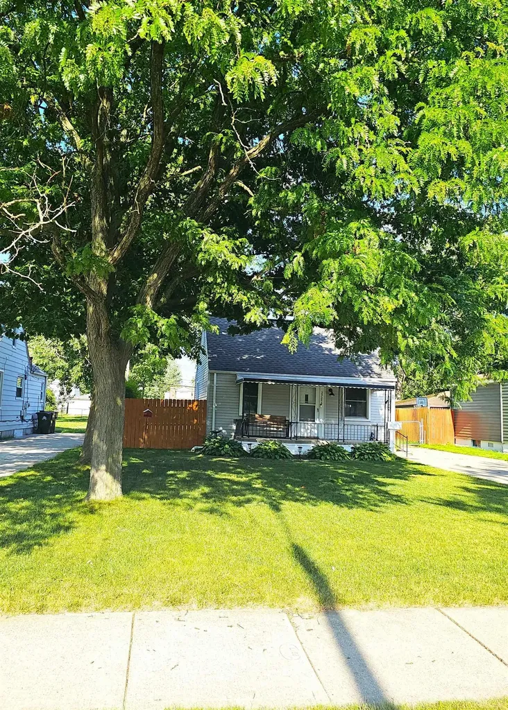 29256 Coolidge St Street Roseville City MI 48066