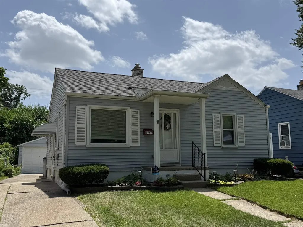 536 E Shevlin Avenue Hazel Park City MI 48030
