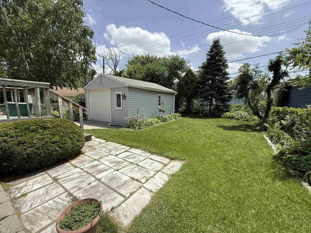 536 E Shevlin Avenue Hazel Park City MI 48030