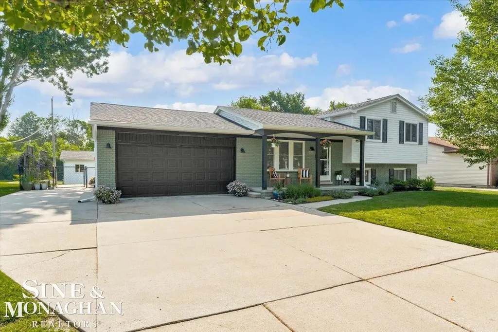 855 Montana Street Marysville City MI 48040