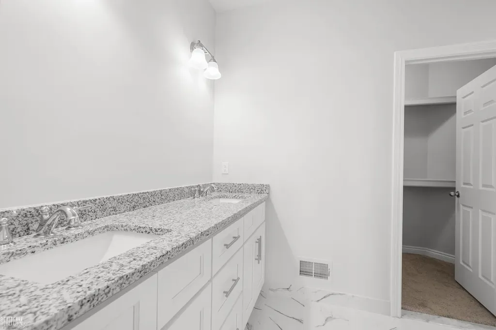 48810 Birmingham Drive Chesterfield Township MI 48047