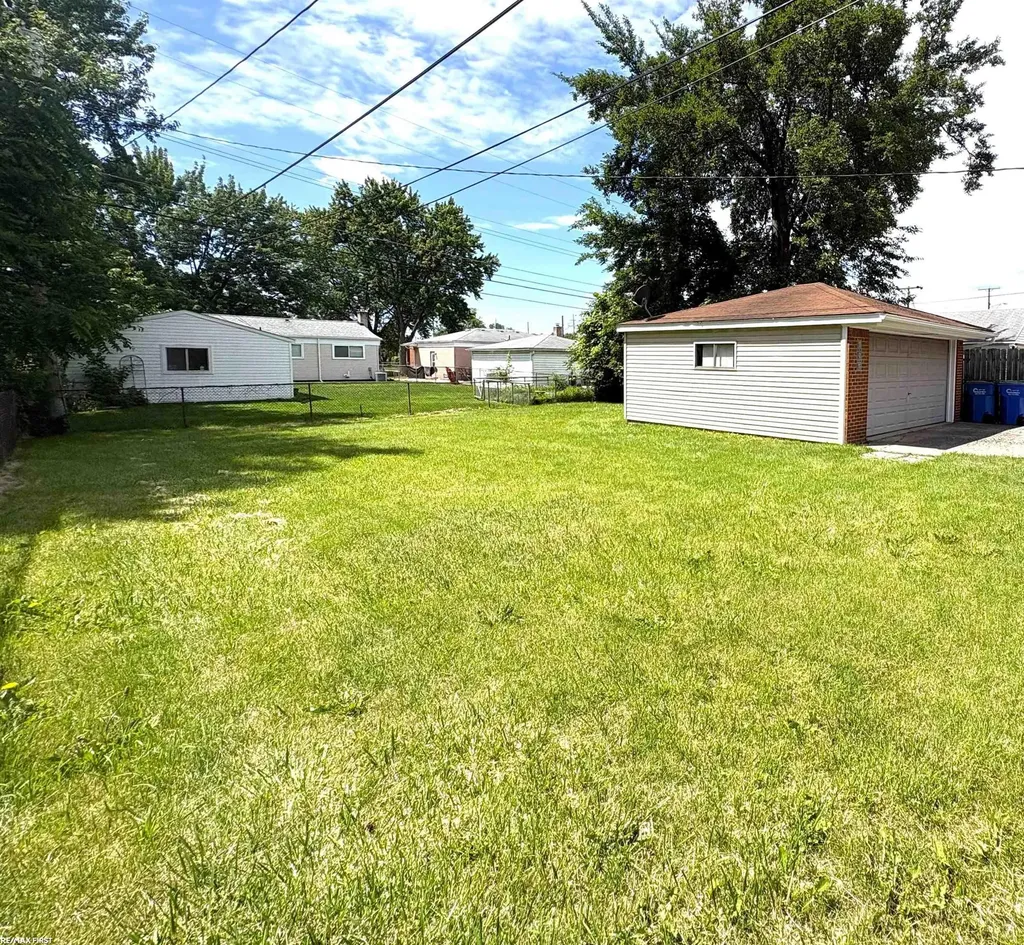11652 Frazho Road Warren City MI 48089