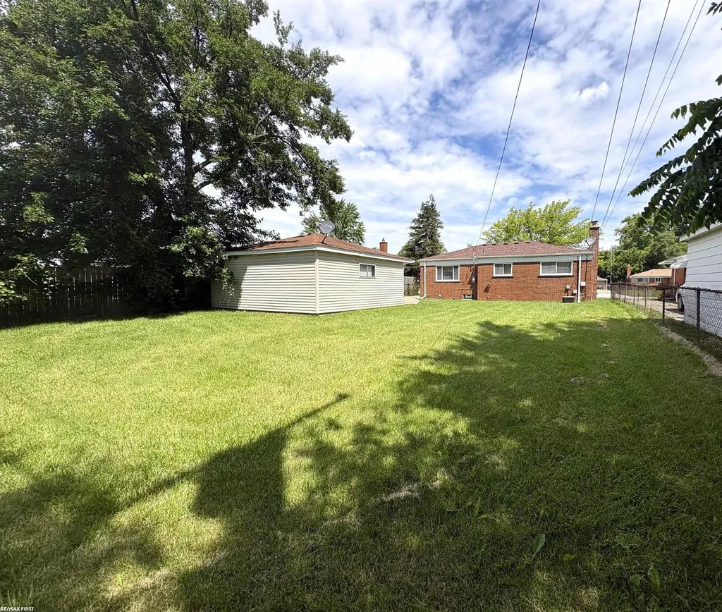 11652 Frazho Road Warren City MI 48089
