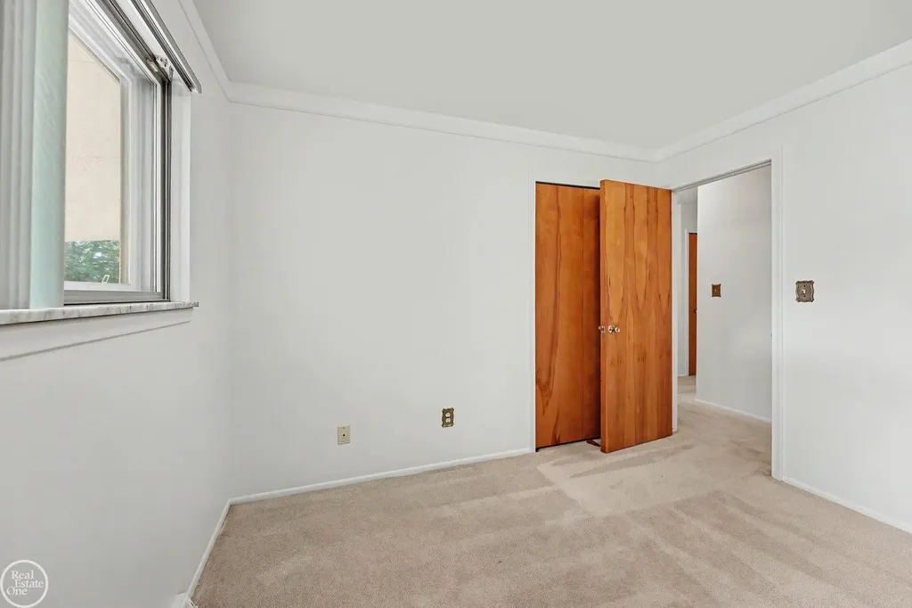 33316 Mina Drive Sterling Heights City MI 48312