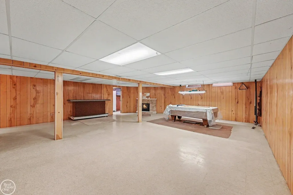 33316 Mina Drive Sterling Heights City MI 48312