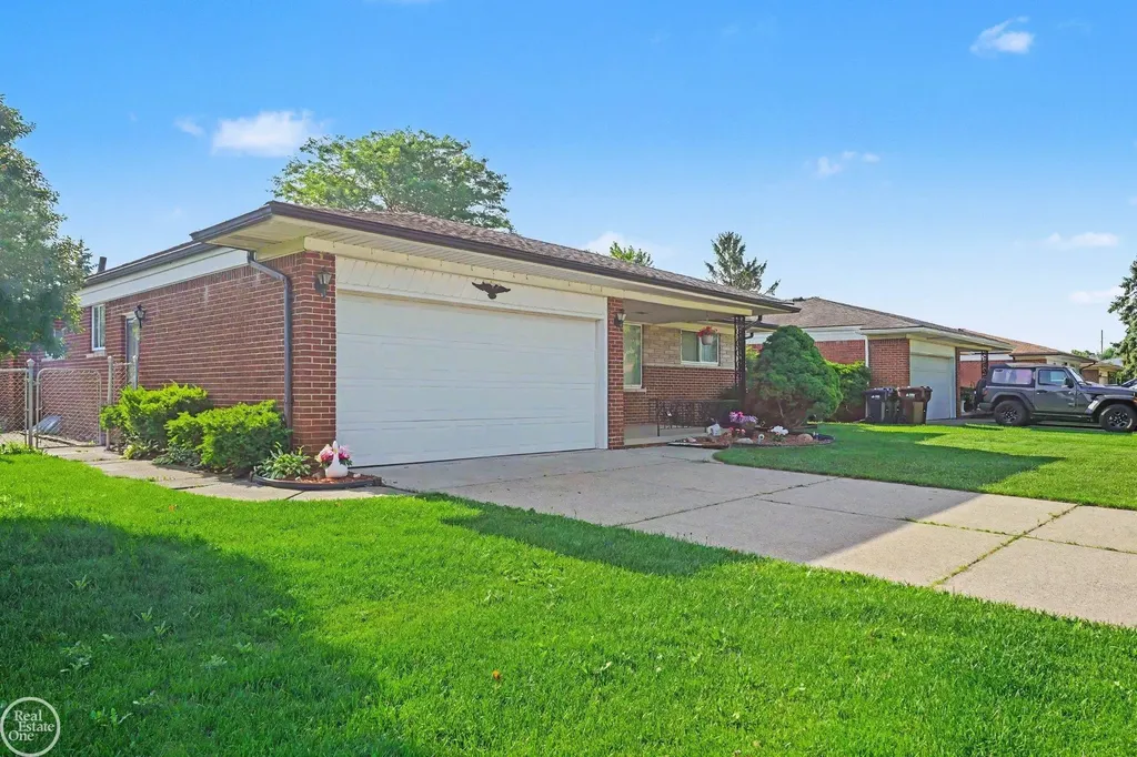33316 Mina Drive Sterling Heights City MI 48312