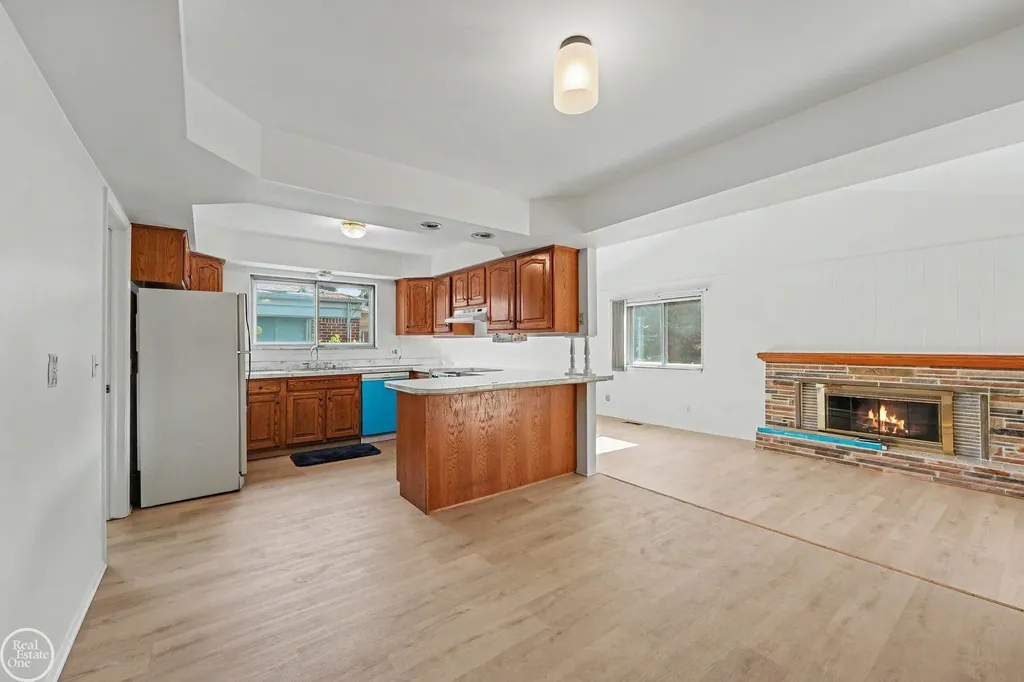 33316 Mina Drive Sterling Heights City MI 48312