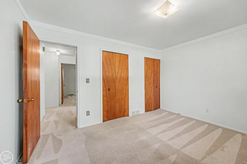 33316 Mina Drive Sterling Heights City MI 48312