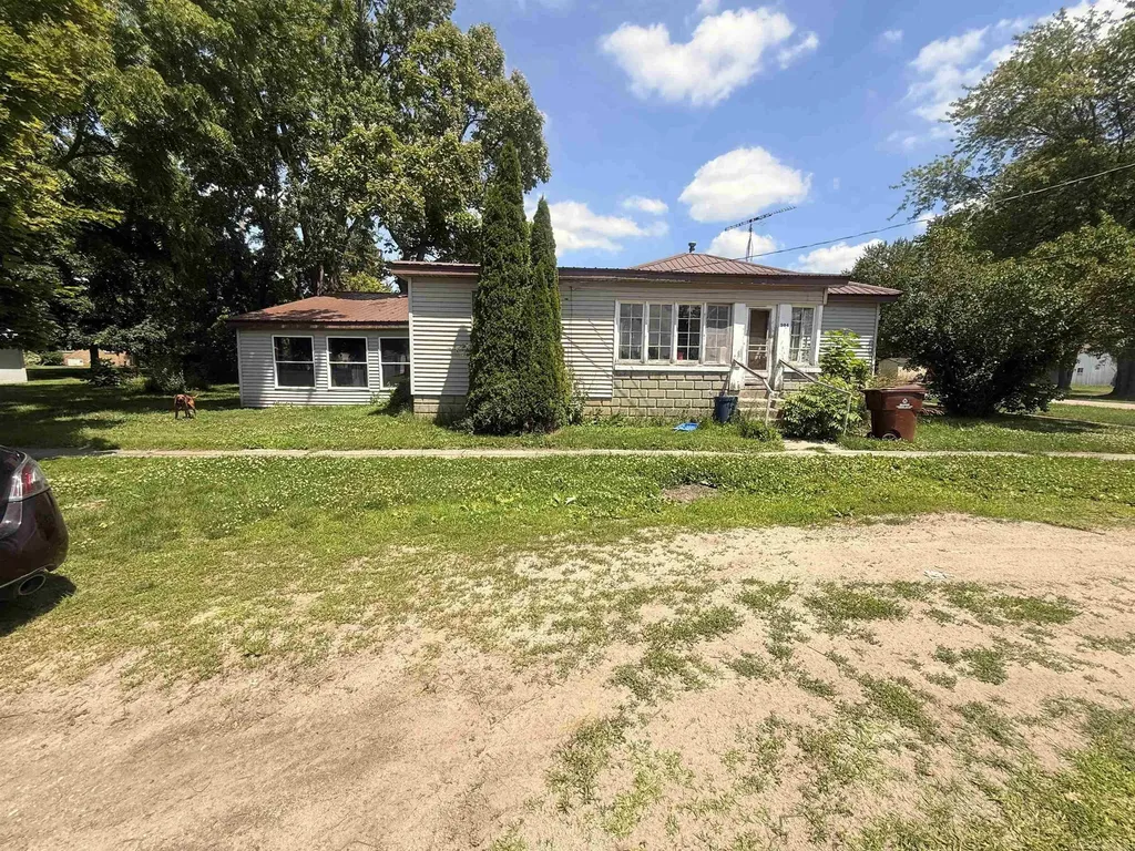 304 W Elba Street Perrinton Village MI 48871
