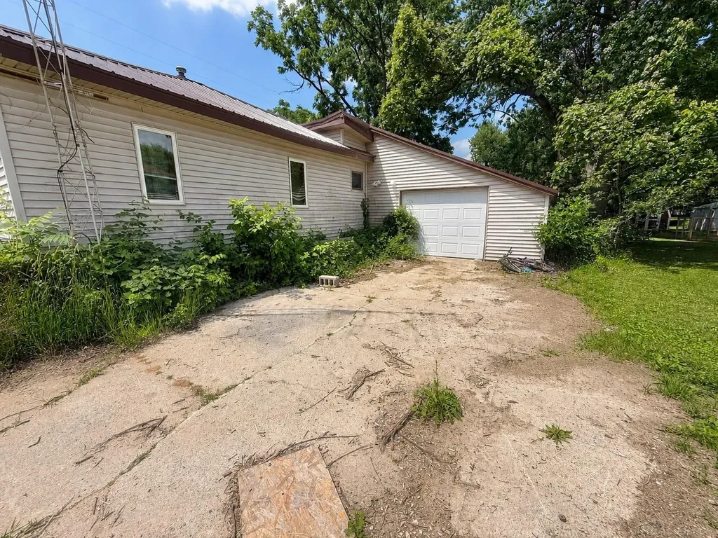 304 W Elba Street Perrinton Village MI 48871