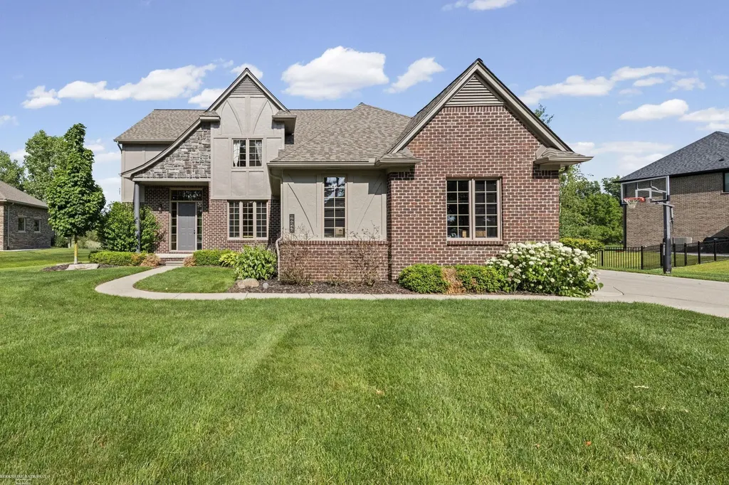 68242 Lake Angela Pointe Street Richmond City MI 48062