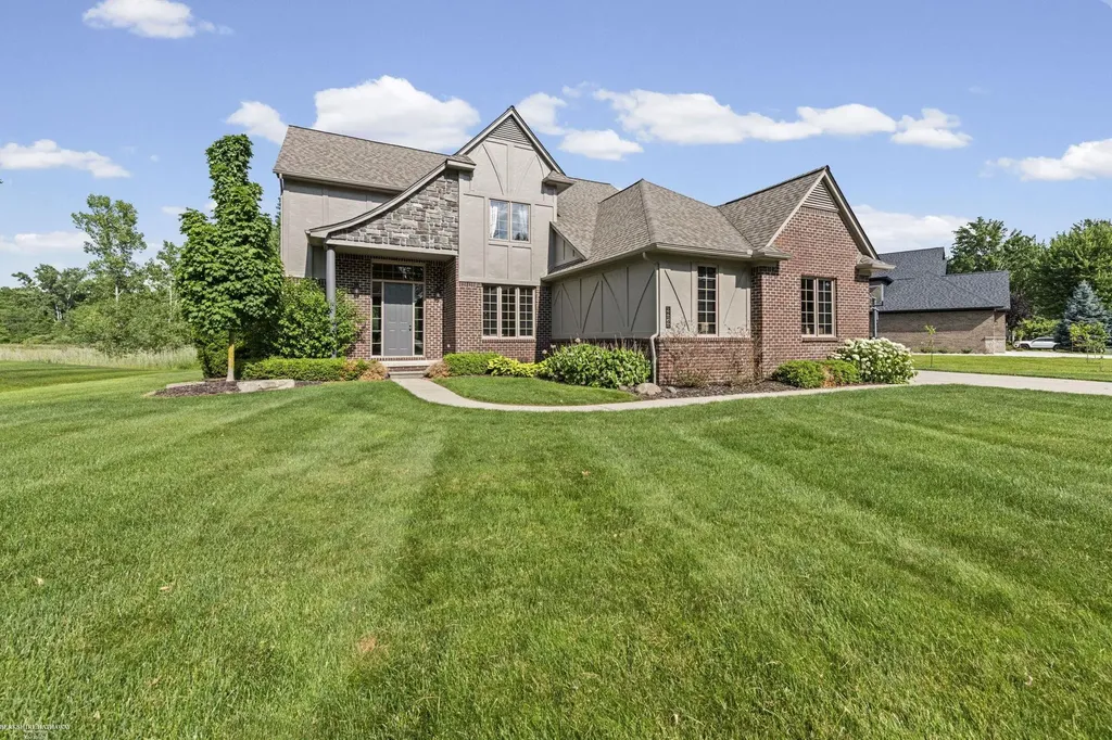 68242 Lake Angela Pointe Street Richmond City MI 48062