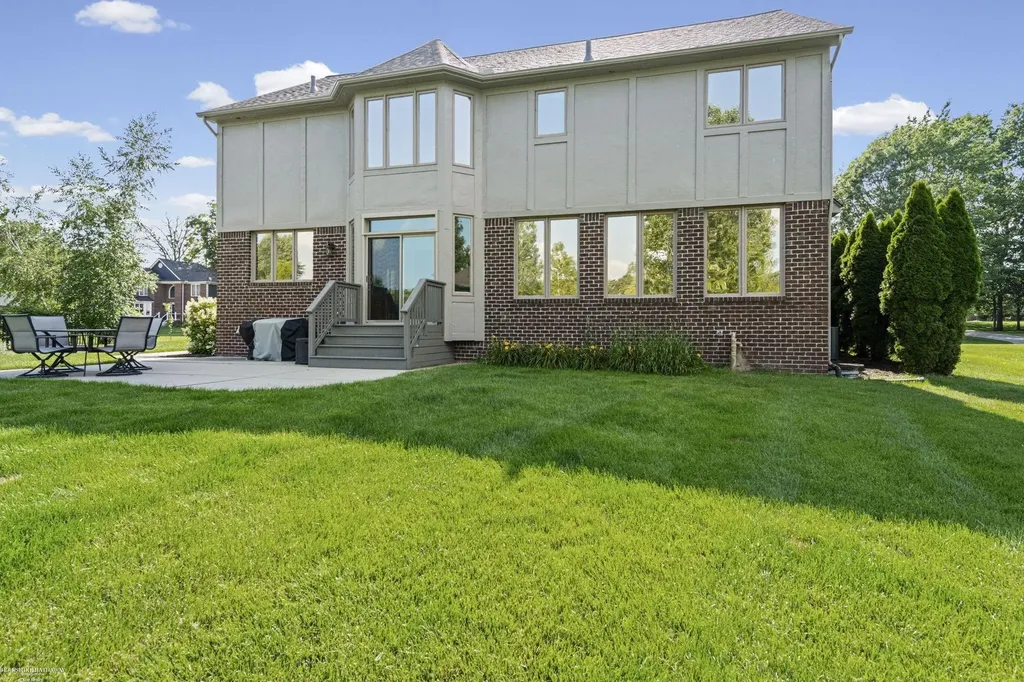 68242 Lake Angela Pointe Street Richmond City MI 48062