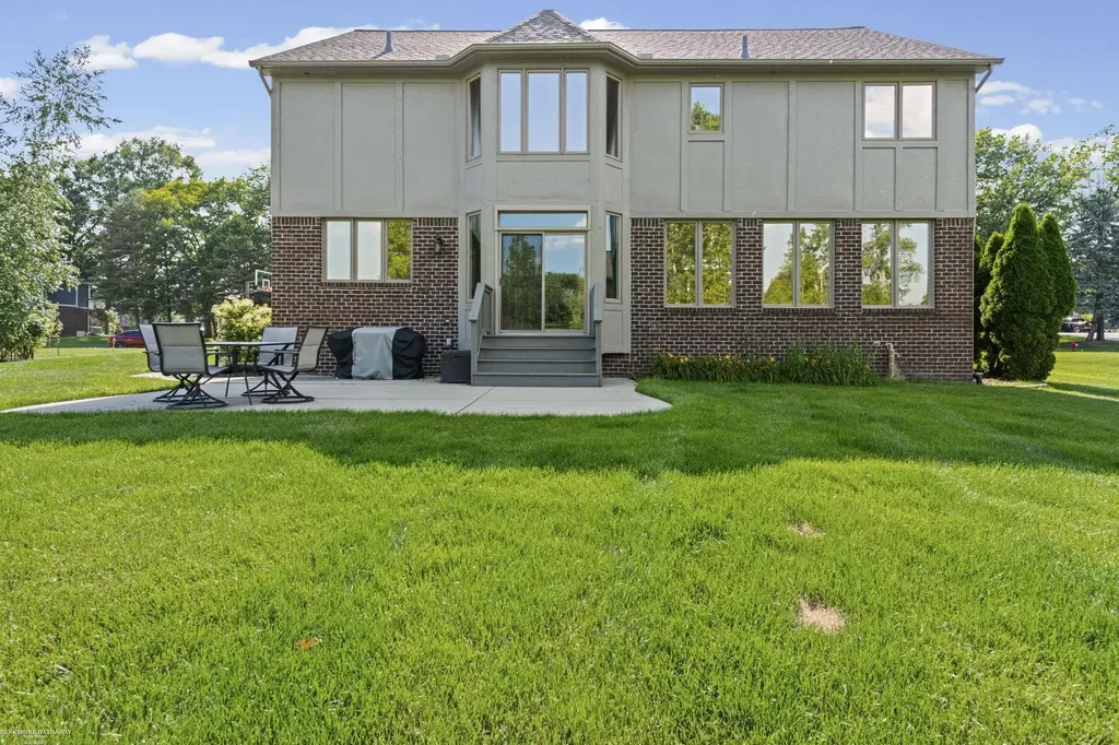 68242 Lake Angela Pointe Street Richmond City MI 48062