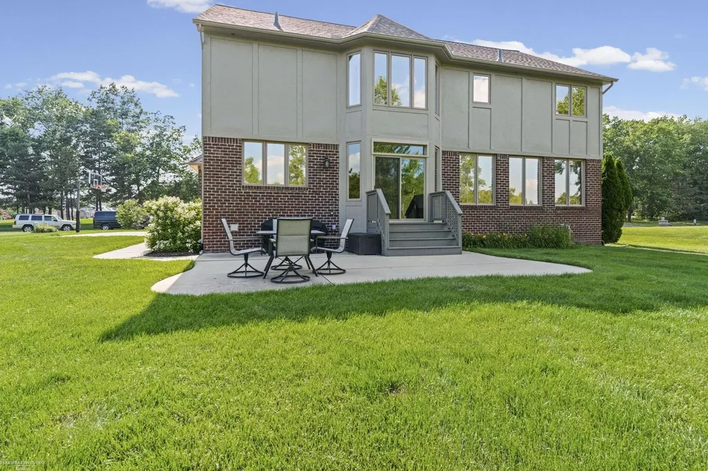 68242 Lake Angela Pointe Street Richmond City MI 48062
