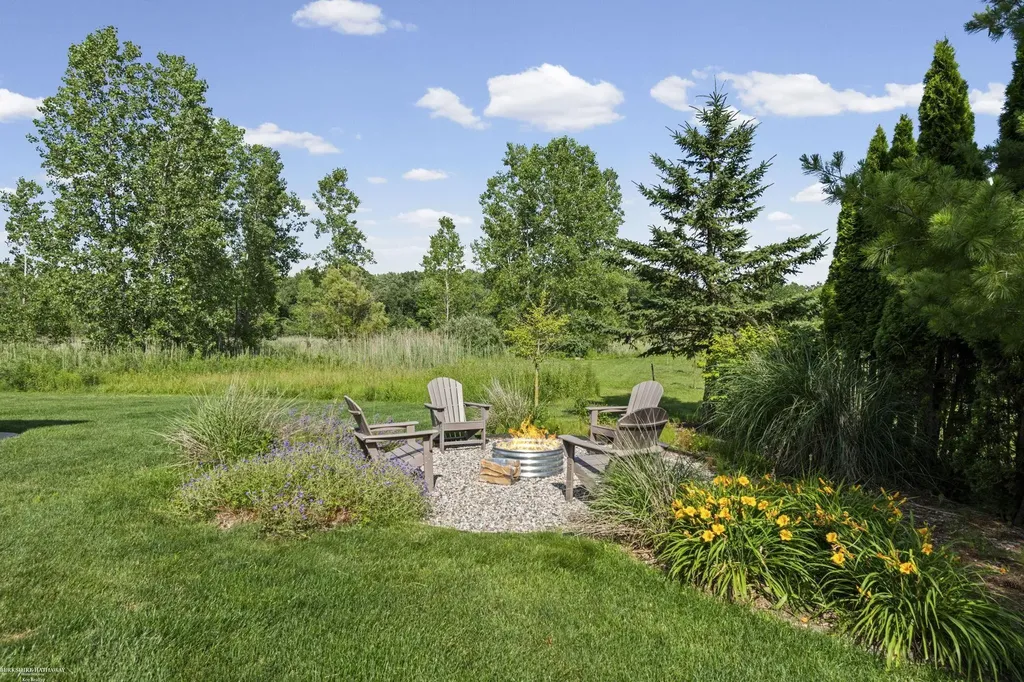68242 Lake Angela Pointe Street Richmond City MI 48062
