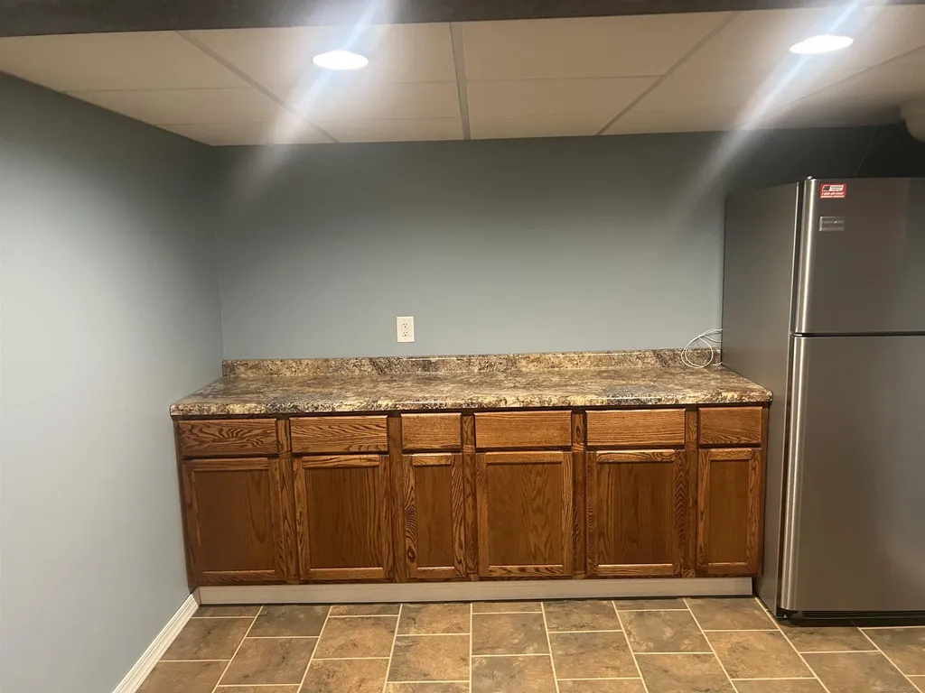 31434 Newport Dr. Drive Warren City MI 48088