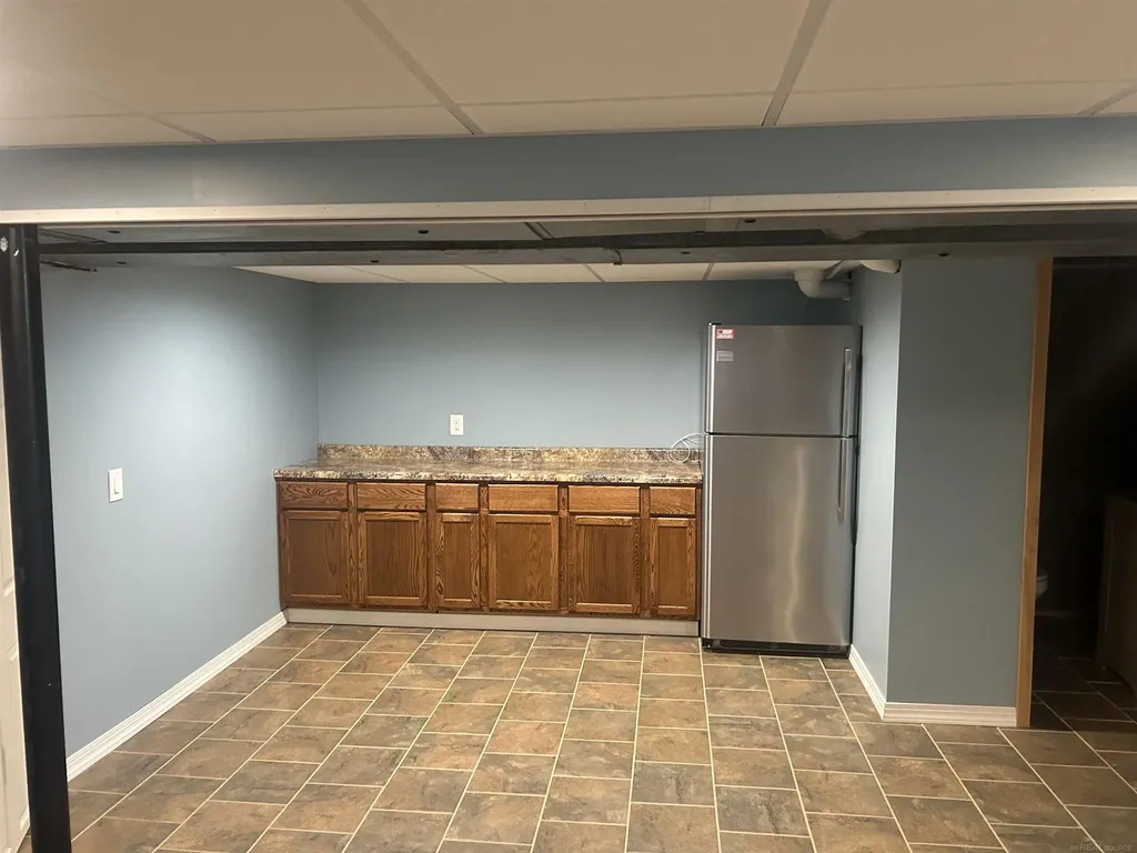 31434 Newport Dr. Drive Warren City MI 48088