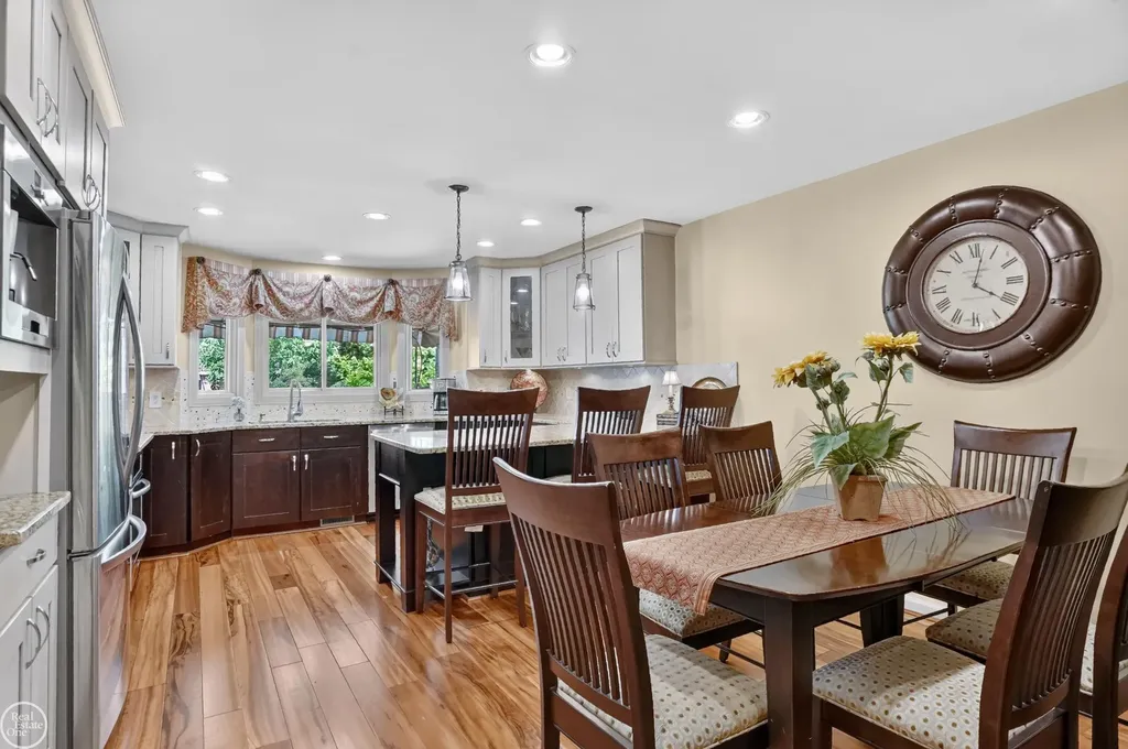 41220 Scarborough Court Clinton Charter Township MI 48038