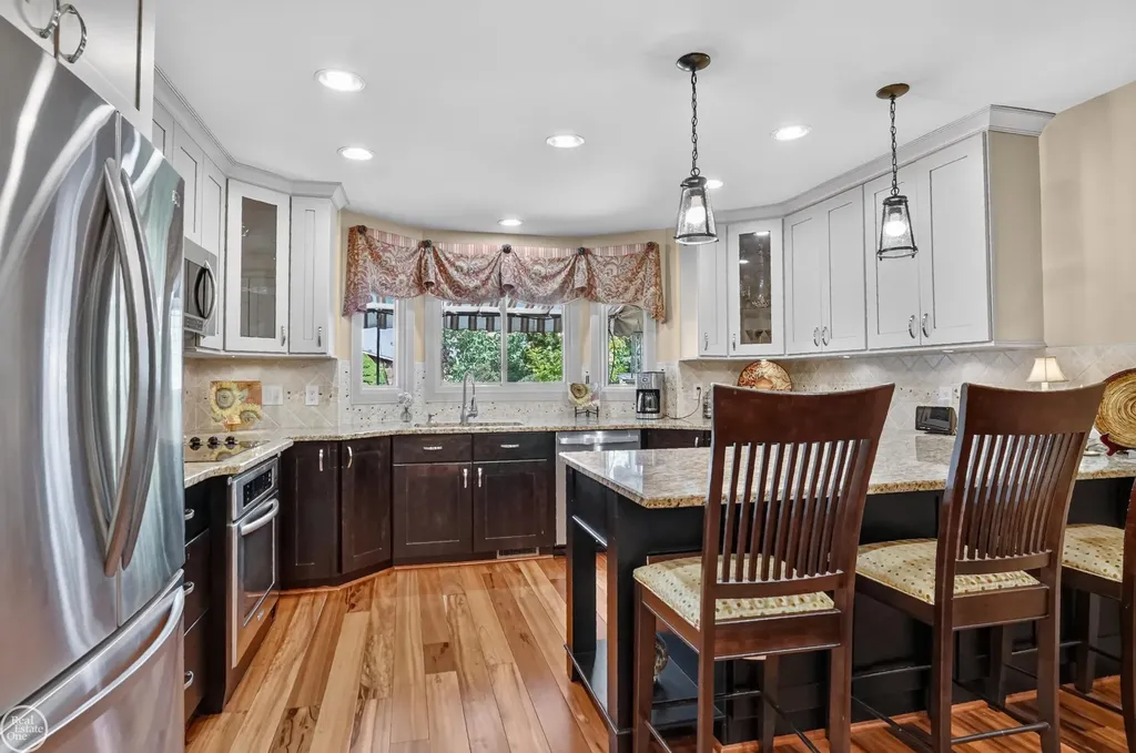 41220 Scarborough Court Clinton Charter Township MI 48038