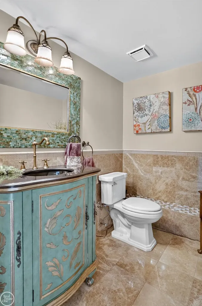 41220 Scarborough Court Clinton Charter Township MI 48038