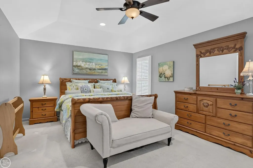 41220 Scarborough Court Clinton Charter Township MI 48038