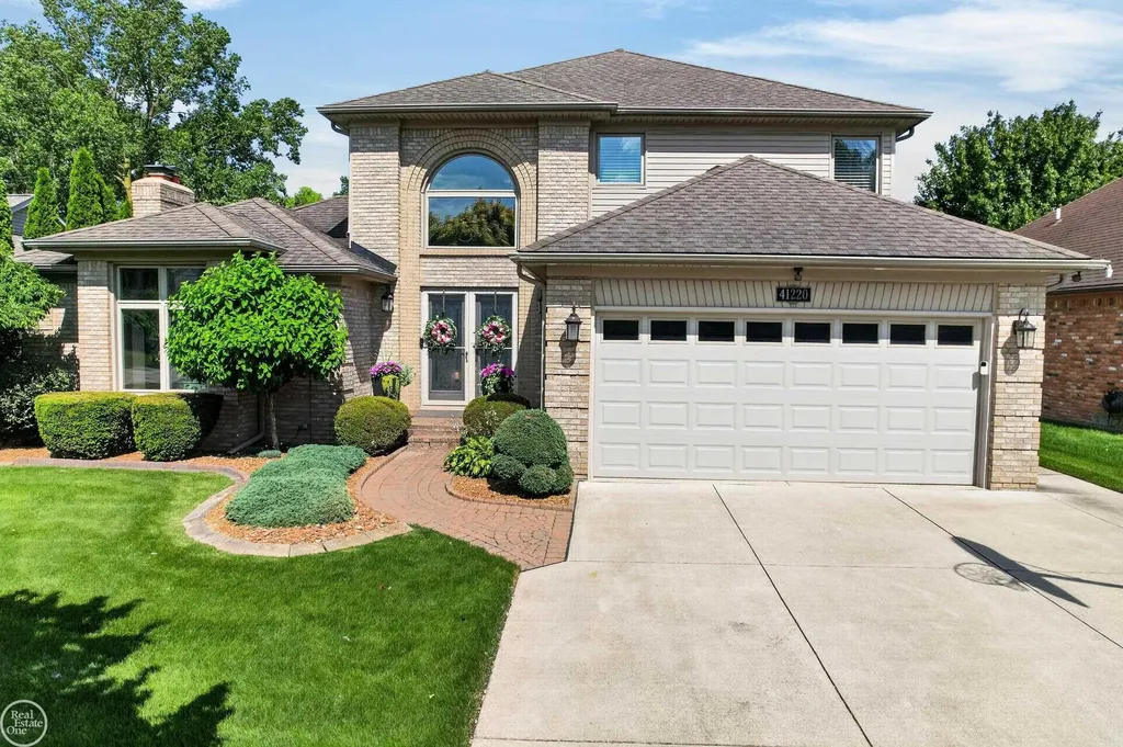 41220 Scarborough Court Clinton Charter Township MI 48038