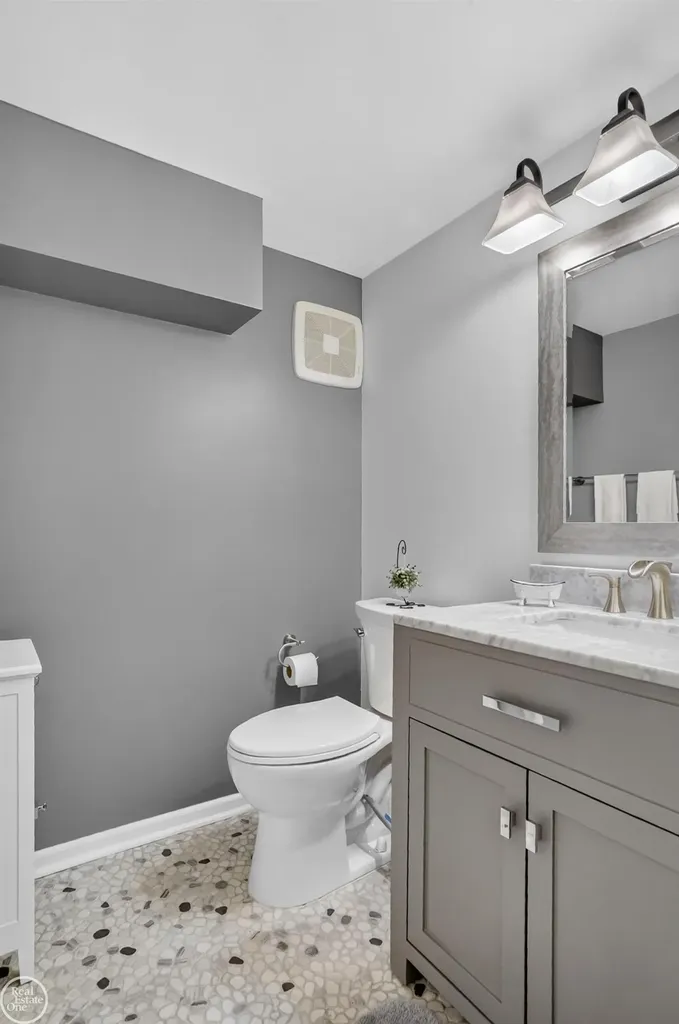 41220 Scarborough Court Clinton Charter Township MI 48038
