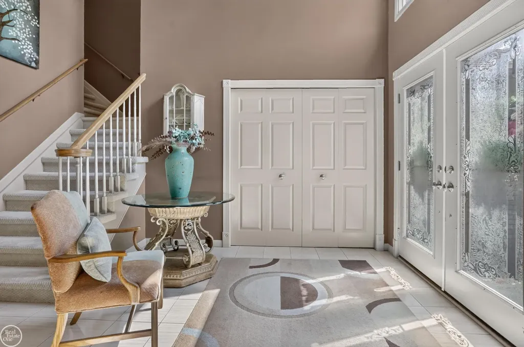 41220 Scarborough Court Clinton Charter Township MI 48038