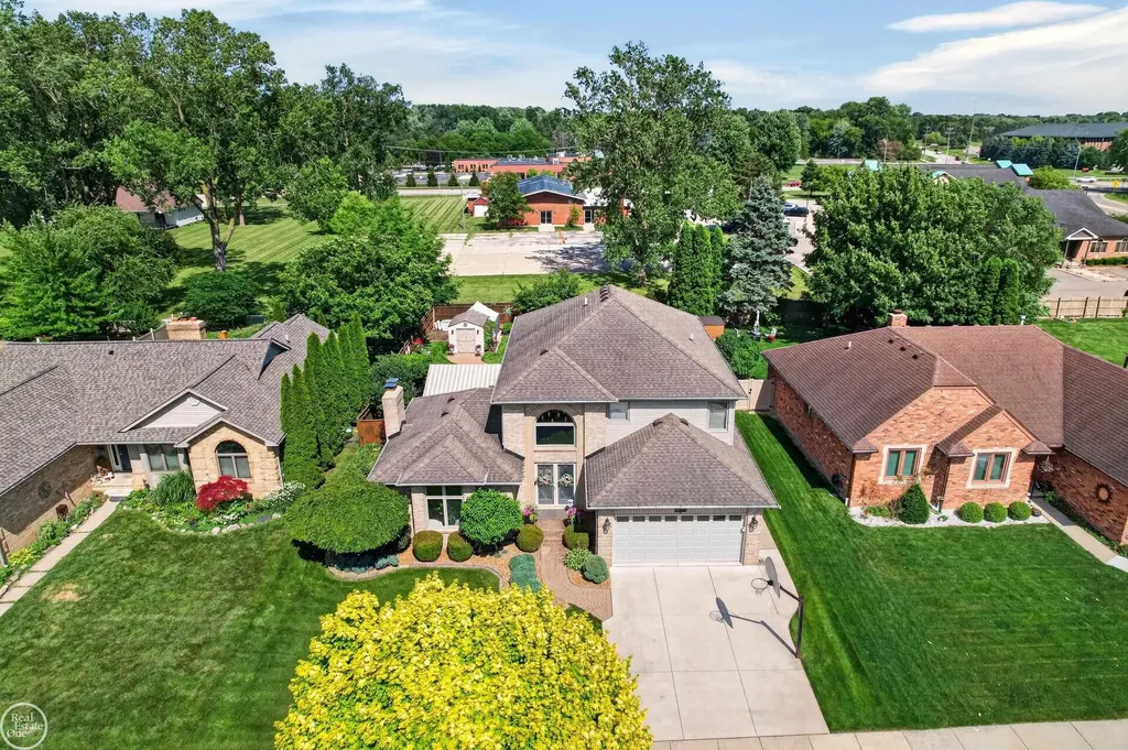 41220 Scarborough Court Clinton Charter Township MI 48038