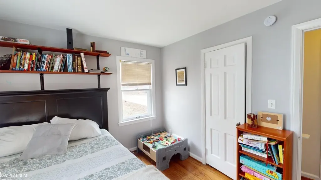 1120 Vernier Road Grosse Pointe Woods City MI 48236