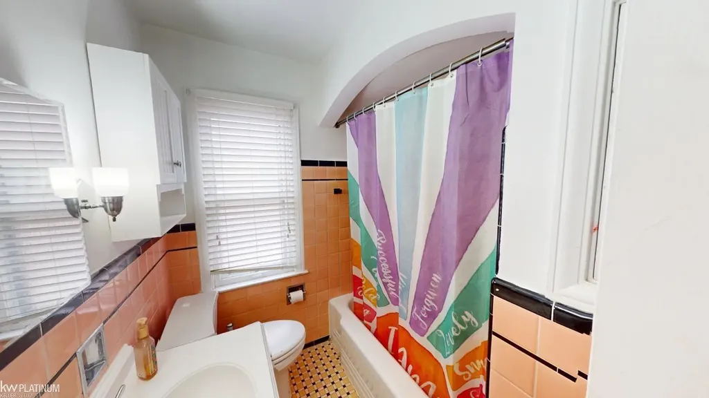 1120 Vernier Road Grosse Pointe Woods City MI 48236