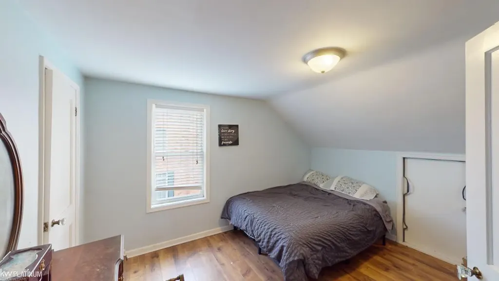 1120 Vernier Road Grosse Pointe Woods City MI 48236