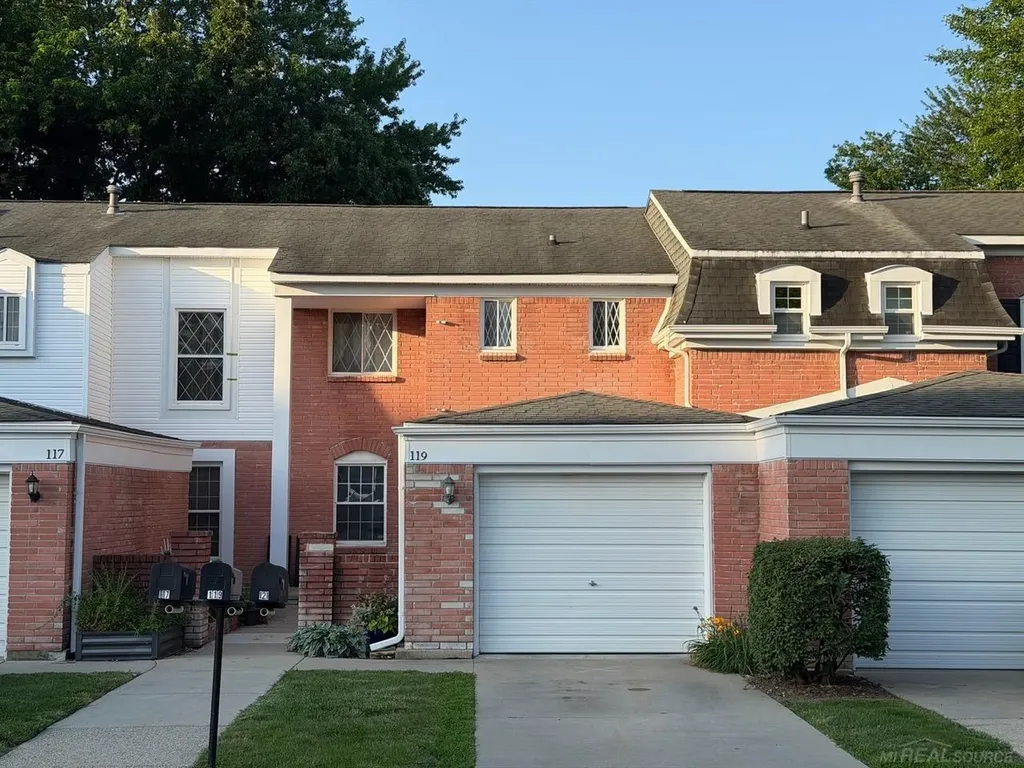119 Manor Way Rochester Hills City MI 48309