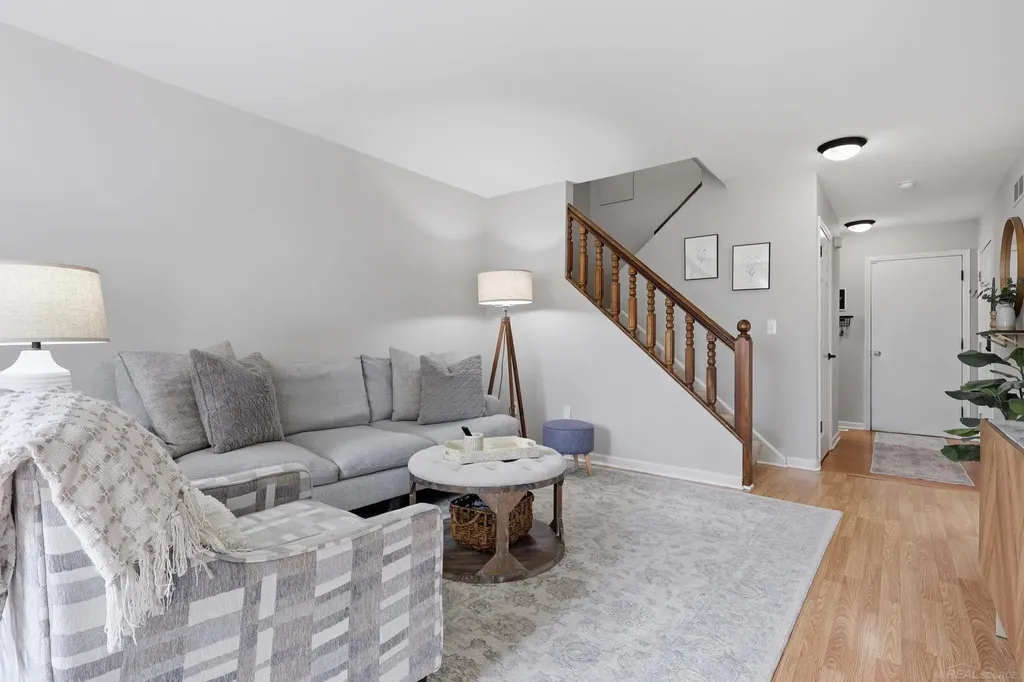 119 Manor Way Rochester Hills City MI 48309