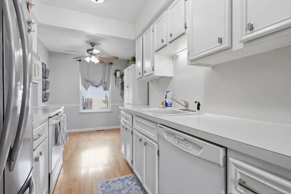 119 Manor Way Rochester Hills City MI 48309
