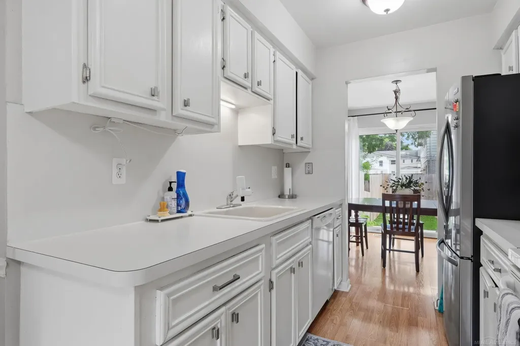 119 Manor Way Rochester Hills City MI 48309