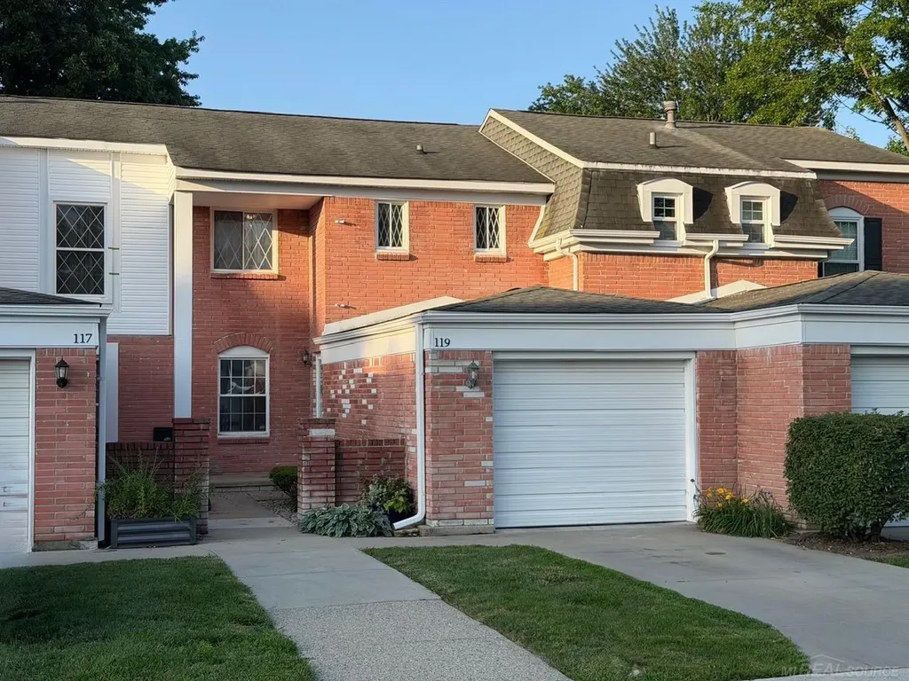 119 Manor Way Rochester Hills City MI 48309