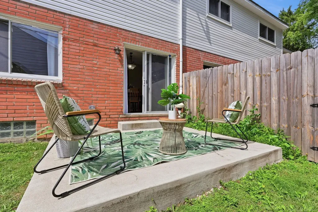 119 Manor Way Rochester Hills City MI 48309