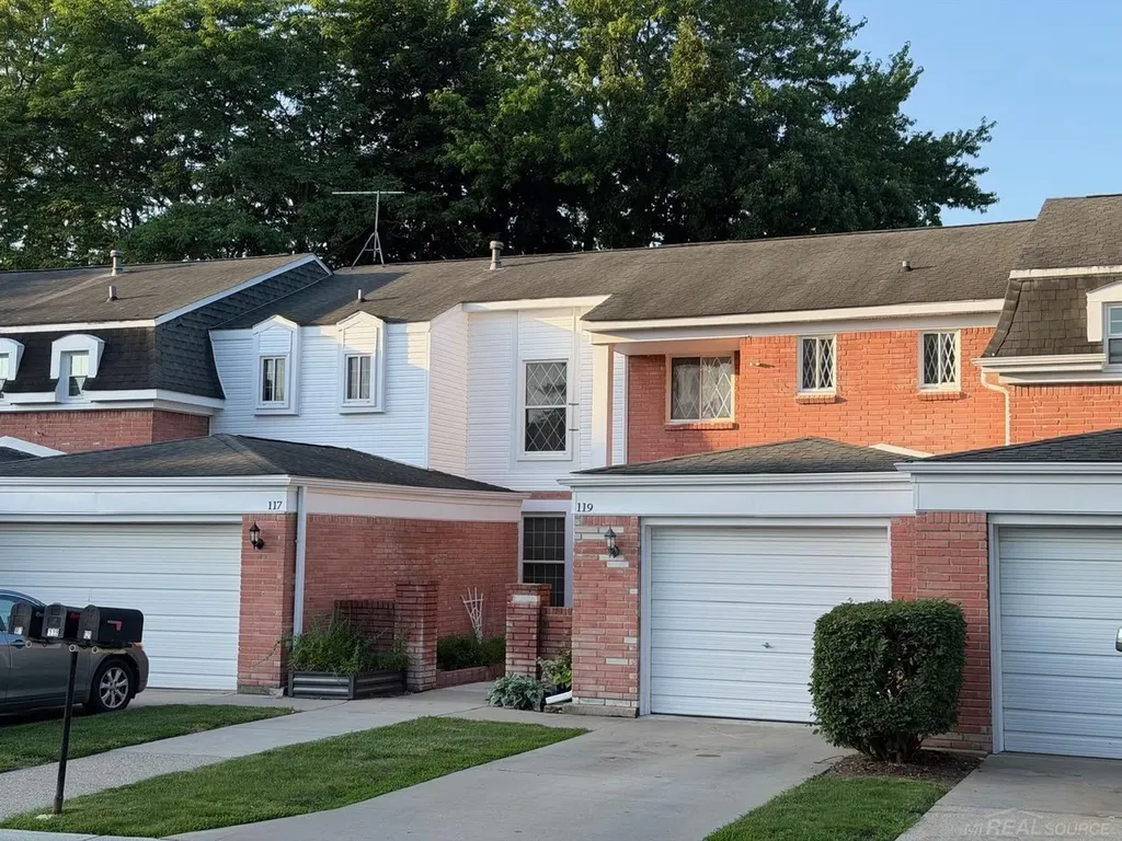 119 Manor Way Rochester Hills City MI 48309