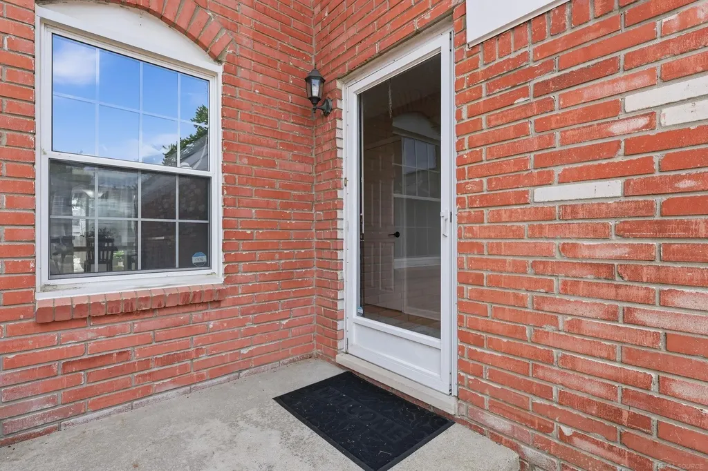 119 Manor Way Rochester Hills City MI 48309