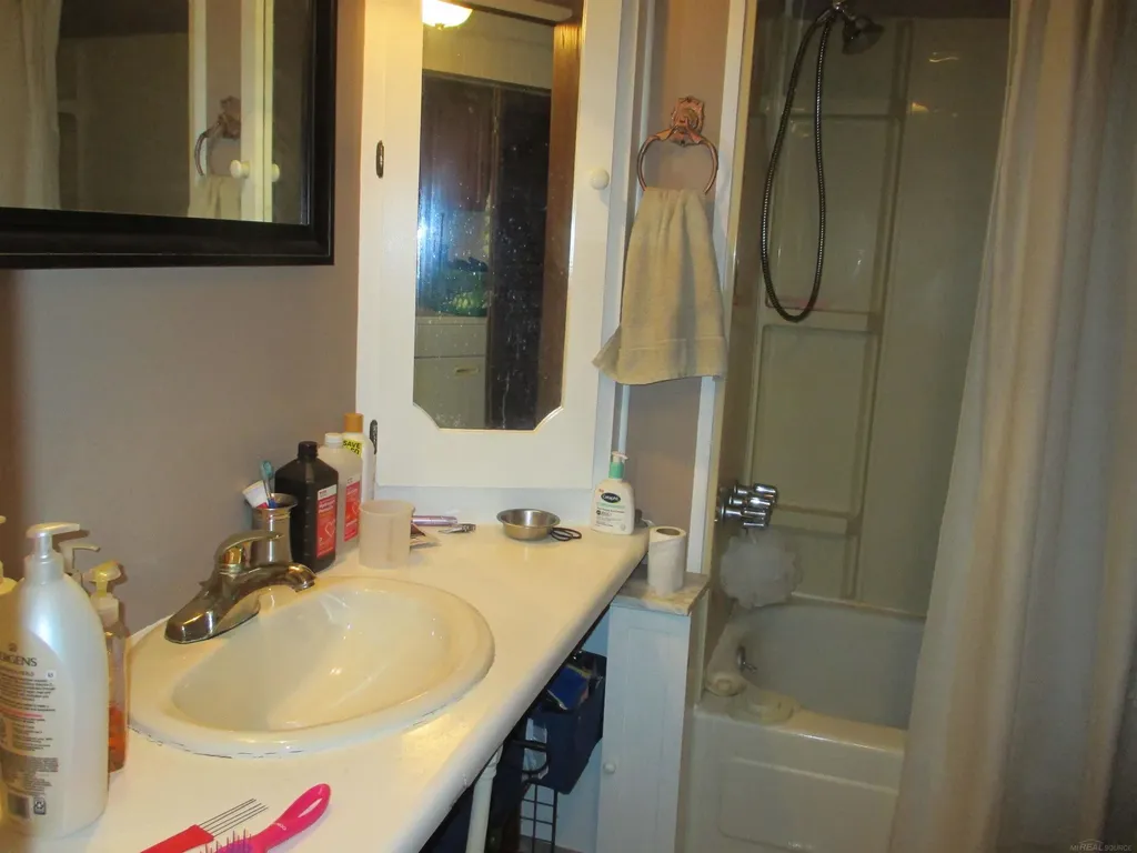 43310 Summit Street Harrison Charter Township MI 48045
