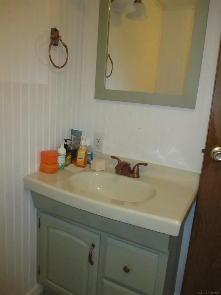 43310 Summit Street Harrison Charter Township MI 48045