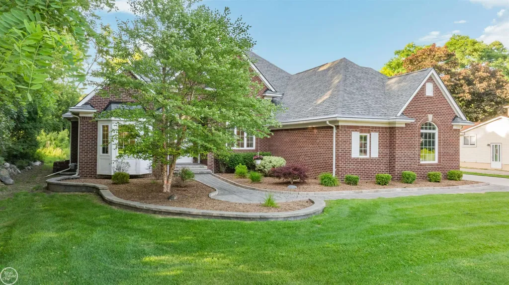 53 Evaline Drive Troy City MI 48085