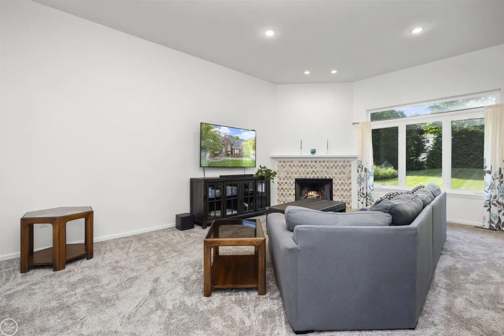 53 Evaline Drive Troy City MI 48085