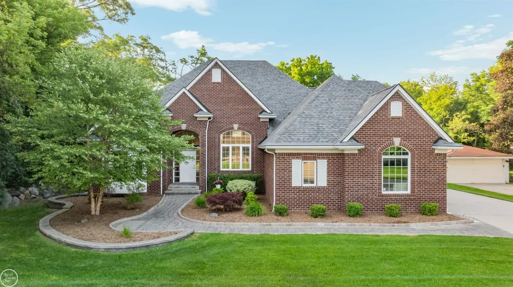 53 Evaline Drive Troy City MI 48085