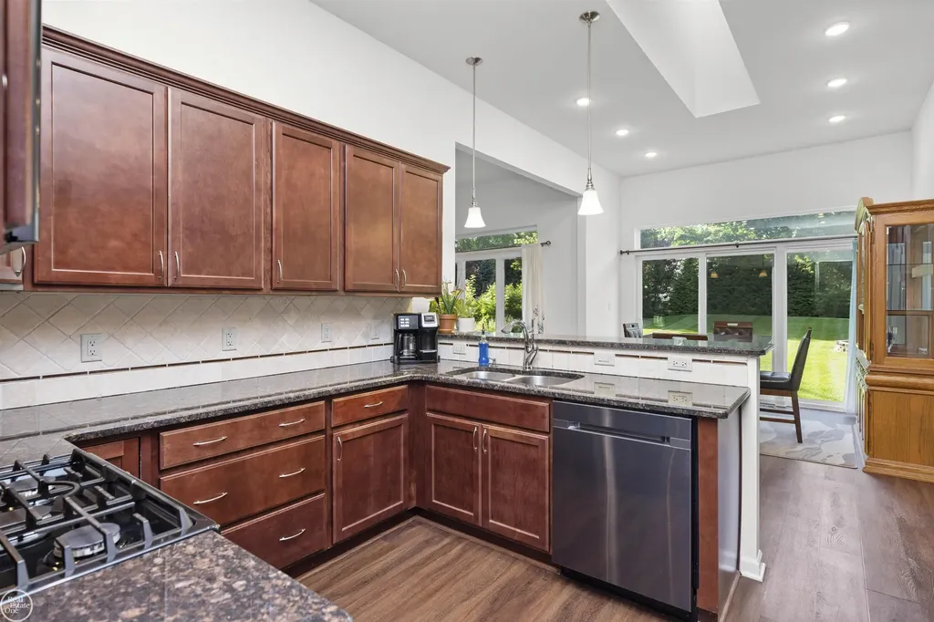 53 Evaline Drive Troy City MI 48085