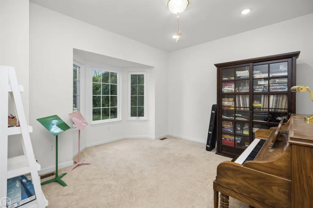 53 Evaline Drive Troy City MI 48085