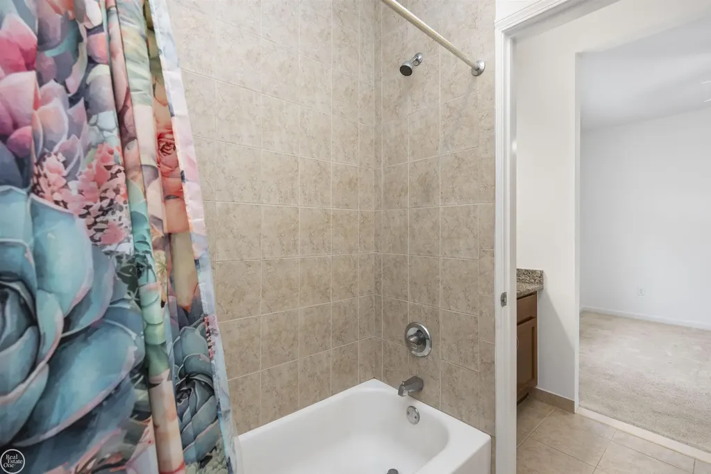 53 Evaline Drive Troy City MI 48085